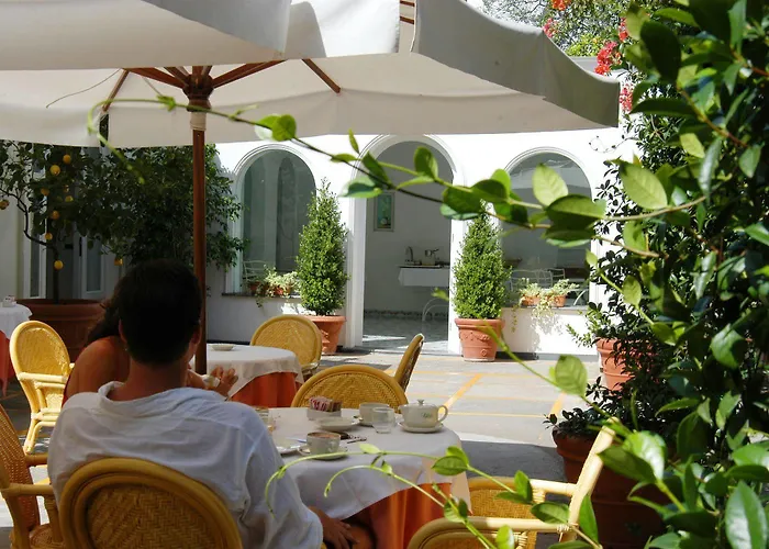 Hotel Canasta Capri