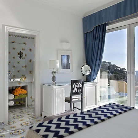 Hotel Canasta Capri