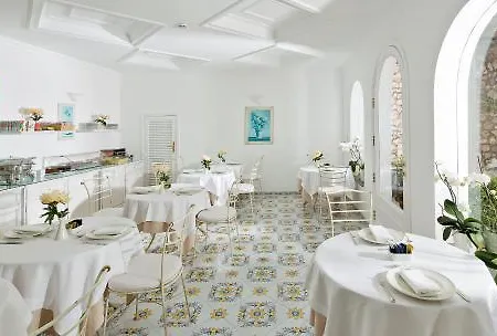 Canasta Ξενοδοχείο Κάπρι