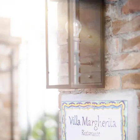 Canasta Ξενοδοχείο 4*