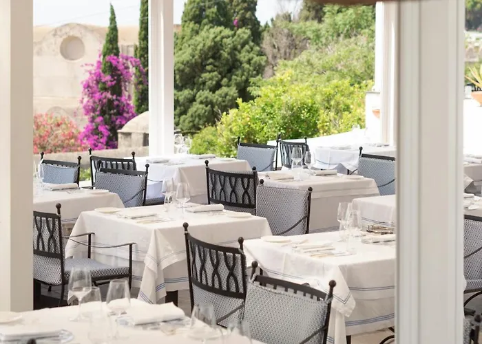 호텔 커내스터 4*