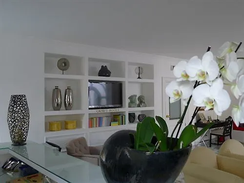 커내스터 호텔 4*