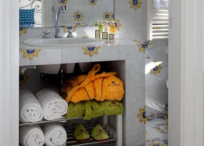 커내스터 카프리